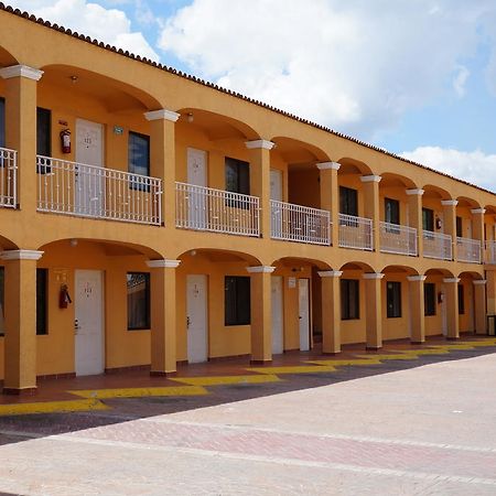 Maria Luisa Inn & Suites Juarez  外观 照片