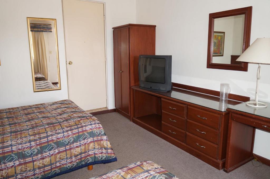 Maria Luisa Inn & Suites Juarez  外观 照片