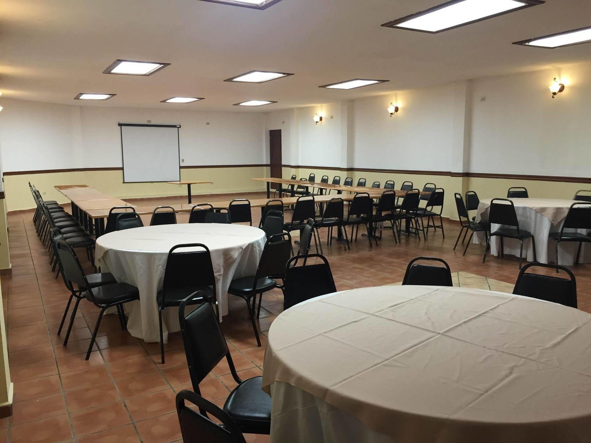 Maria Luisa Inn & Suites Juarez  外观 照片