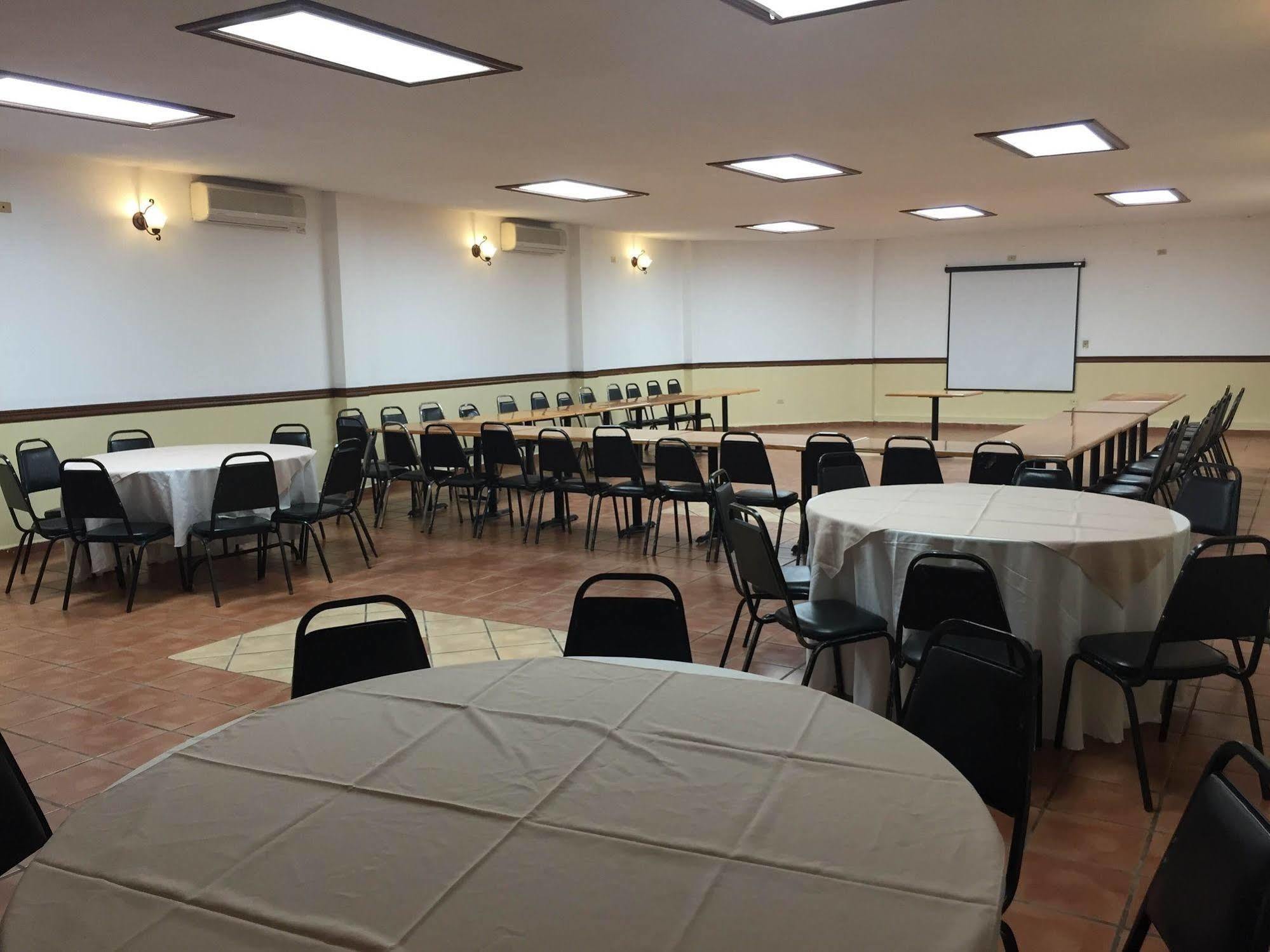 Maria Luisa Inn & Suites Juarez  外观 照片