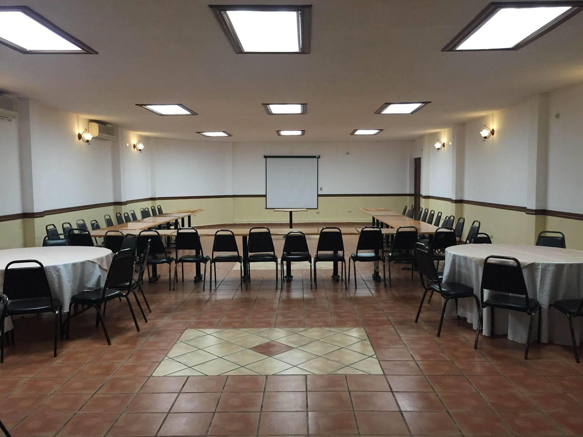 Maria Luisa Inn & Suites Juarez  外观 照片