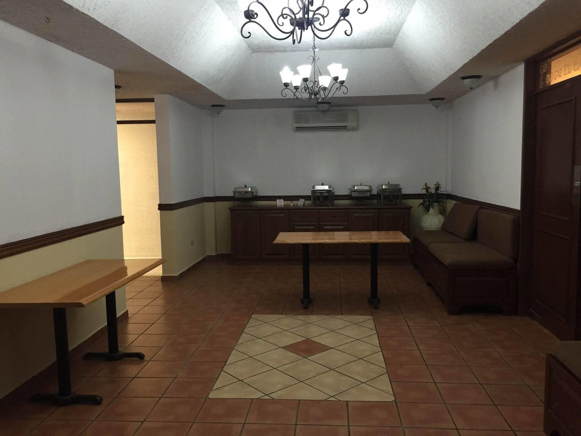 Maria Luisa Inn & Suites Juarez  外观 照片